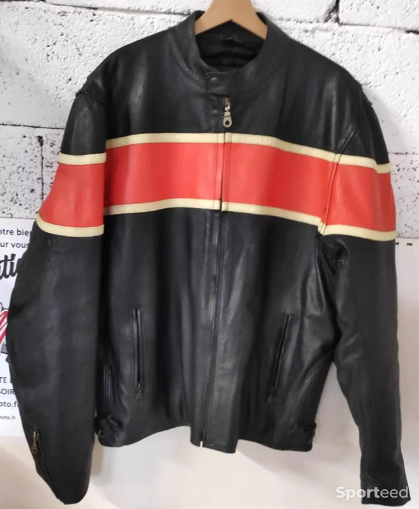Blouson Cuir Bos d'occasion Ajouté le : 25/04/2023
