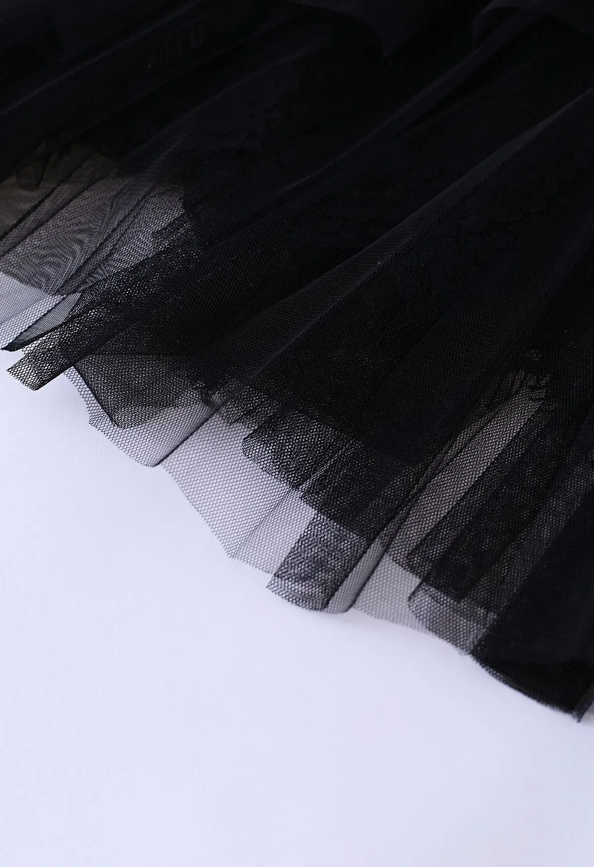 Jupe en tulle à volants en dentelle florale en noir