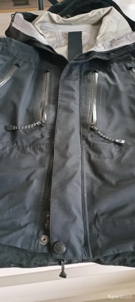 VESTE EIDER d'occasion Ajouté le : 24/02/2023